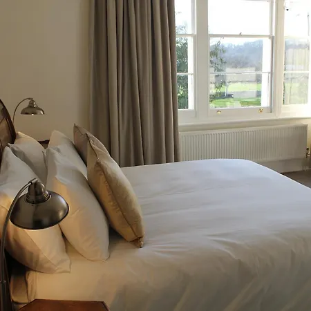 Roseneath House Bed & Breakfast 4*
