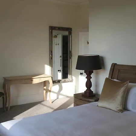 Roseneath House Bed & Breakfast