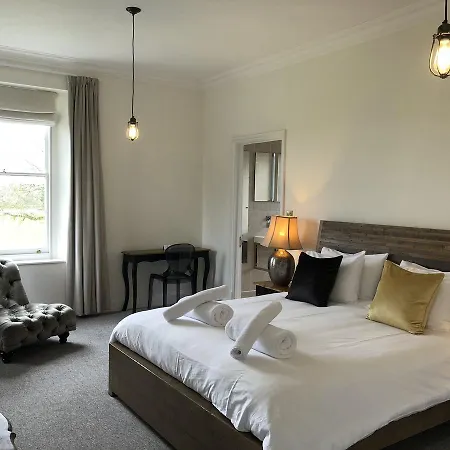 Roseneath House 4*