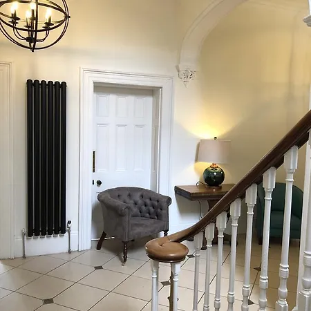 Bed & Breakfast Roseneath House 4*