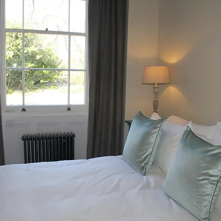 Roseneath House Bed and breakfast 4*